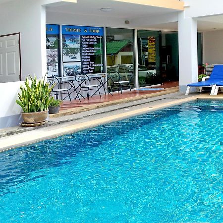 Deng'S Kamala Beach Guesthouse Экстерьер фото