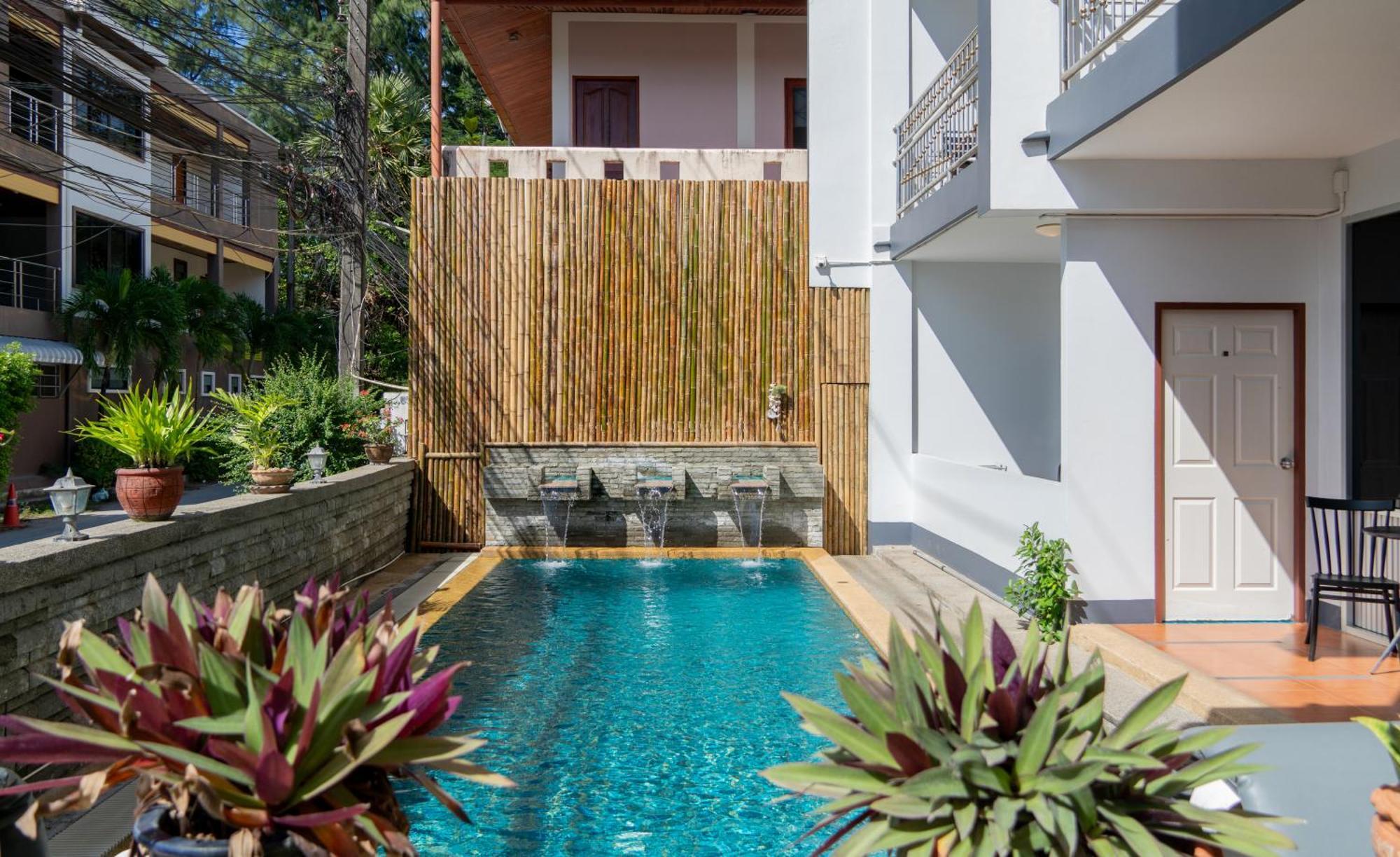 Deng'S Kamala Beach Guesthouse Экстерьер фото