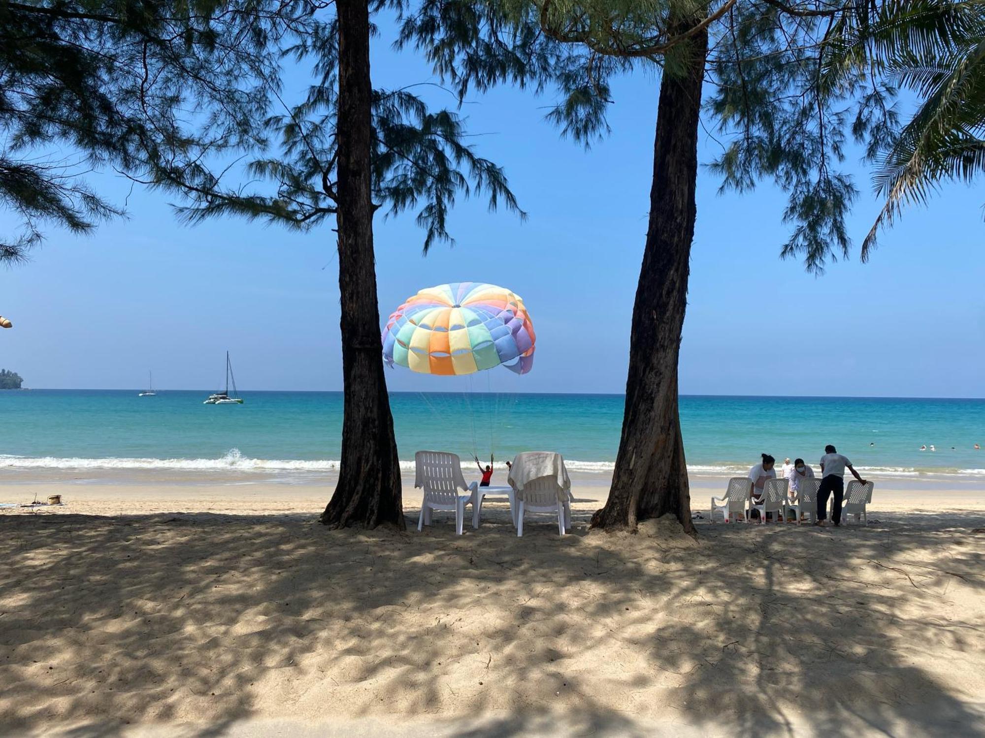 Deng'S Kamala Beach Guesthouse Экстерьер фото